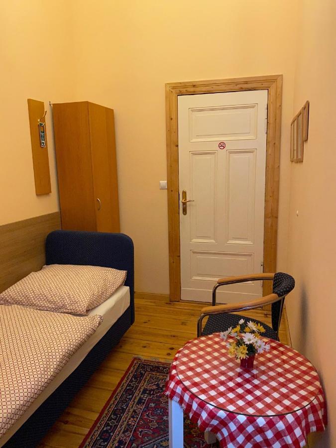 Hotel Gunia Berlin Bagian luar foto