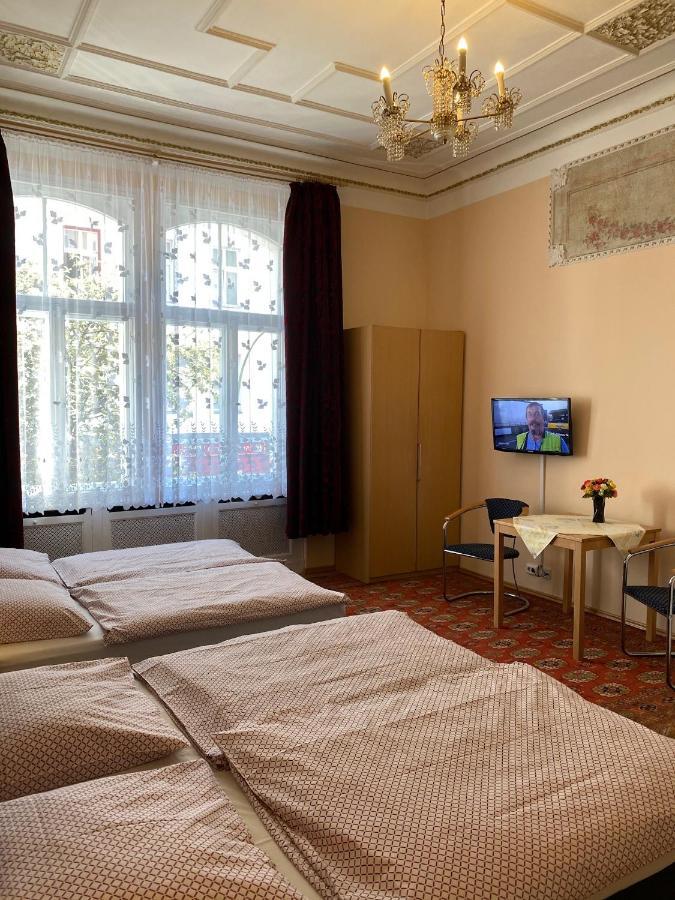 Hotel Gunia Berlin Bagian luar foto