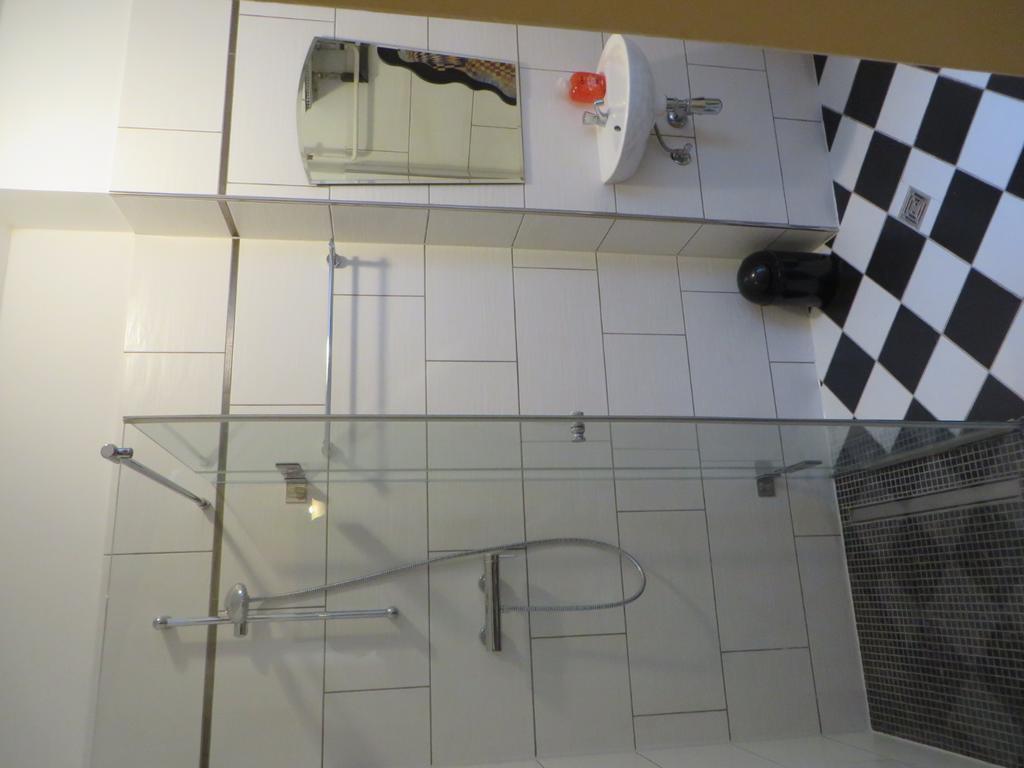 Hotel Gunia Berlin Bagian luar foto